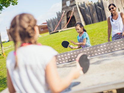 Luxuscamping - Tischtennis - Camping & Ferienpark Orsingen Landhaus auf Camping & Ferienpark Orsingen