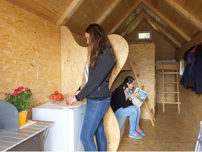 Luxuscamping - Art der Unterkunft: Hütte/POD - Deutschland - Schäferhäusle von innen - Camping & Ferienpark Orsingen Schäferhäusle auf Camping & Ferienpark Orsingen