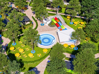 Luxuscamping - Kühlschrank - Kroatien - Camping Resort Lanterna - Meinmobilheim Maro Premium Family auf dem Lanterna Premium Camping Resort