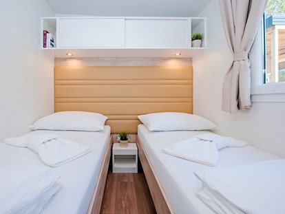 Luxury camping - Istria - Campingplatz Puntica - Meinmobilheim Mediteran Premium Seaview auf dem Campingplatz Puntica