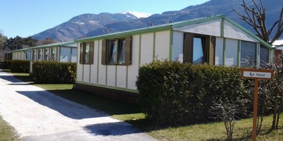 Luxuscamping - Terrasse - Wallis - Außenansicht - Camping de la Sarvaz Chalets Alpin am Camping de la Sarvaz