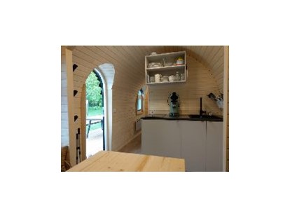 Luxuscamping - Kühlschrank - Nordrhein-Westfalen - Küchenzeile - Dingdener Heide Urlaubshöhle