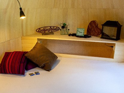 Luxuscamping - Art der Unterkunft: Hütte/POD - Niederrhein - Schlafbereich mit direktem Seeblick - Dingdener Heide Urlaubsnester