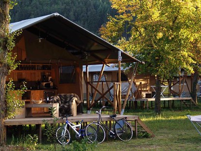 Luxury camping - Dusche - Auvergne - CosyCamp Lodgezelte auf CosyCamp