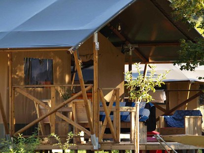 Luxury camping - WC - Auvergne - CosyCamp Lodgezelte auf CosyCamp