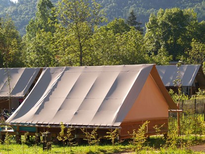 Luxury camping - Terrasse - Haute Loire - CosyCamp Safari-Zelte auf CosyCamp