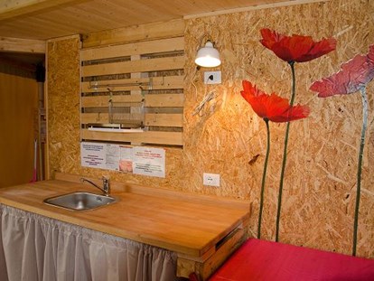 Luxuscamping - Art der Unterkunft: Lodgezelt - Adria - Glamping-Zelte: Wohnzimmer - Camping Rialto Glampingzelte auf Camping Rialto