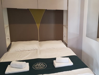 Luxury camping - getrennte Schlafbereiche - Dalmatia - Olivia Green Camping - Meinmobilheim Family Seaview auf dem Olivia Green Camping