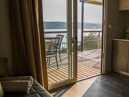 Luxuscamping - Terrasse - Zadar - Šibenik - Olivia Green Camping - Meinmobilheim Premium Couple Camping Villa Seaview auf dem Olivia Green Camping