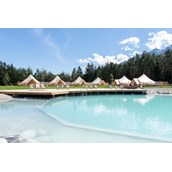 Luxuscamping: Glampingzelte in unmittelbarer Nähe des Natur Schwimmteiches - Camping Gerhardhof: Sonnenplateau Camping Gerhardhof