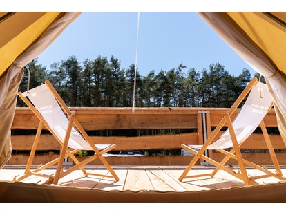 Luxuscamping - Art der Unterkunft: Lodgezelt - Zugspitze - Blick aus dem Glampingzelt - Camping Gerhardhof Sonnenplateau Camping Gerhardhof