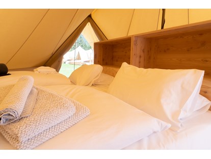 Luxury camping - Unterkunft alleinstehend - Tyrol - Luxuriöse Ausstattung mit dem Komfort eines Hotelzimmers - Frühstück im Gasthaus inklusive - Camping Gerhardhof Sonnenplateau Camping Gerhardhof