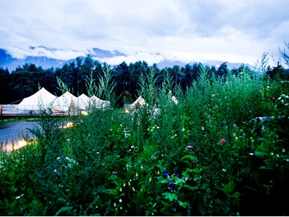 Luxuscamping - Terrasse - Tiroler Oberland - Glampingzelte eingebettet in die unberührte Natur - Camping Gerhardhof Sonnenplateau Camping Gerhardhof