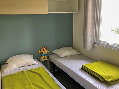 Luxuscamping - getrennte Schlafbereiche - Korsika  - Camping Domaine d'Anghione - Vacanceselect Mobilheim Premium 6 Personen 3 Zimmer von Vacanceselect auf Camping Domaine d'Anghione