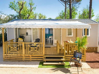 Luxury camping - Sonnenliegen - Languedoc-Roussillon - Camping Le Palavas - Vacanceselect Mobilheim Premium 6 Personen 3 Zimmer von Vacanceselect auf Camping Le Palavas