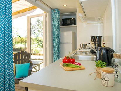 Luxuscamping - Kühlschrank - Languedoc-Roussillon - Camping Le Palavas - Vacanceselect Mobilheim Premium 6 Personen 3 Zimmer von Vacanceselect auf Camping Le Palavas