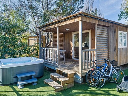 Luxury camping - TV - Languedoc-Roussillon - Camping Les Dunes - Vacanceselect Mobilheim Privilege Club 2 Personen 1 Zimmer Whirlpool von Vacanceselect auf Camping Les Dunes