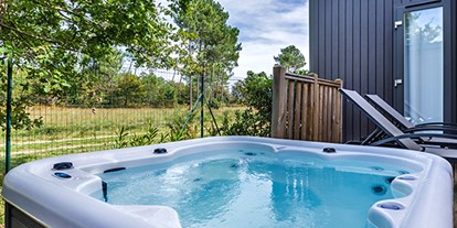 Luxuscamping - Landes - Camping Mayotte Vacances - Vacanceselect Mobilheim Privilege Club 4/5 Pers 2 Zimmer Whirlpool von Vacanceselect auf Camping Mayotte Vacances