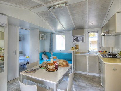 Luxuscamping - Preisniveau: exklusiv - Frankreich - Camping La Plage d'Argens - Vacanceselect Mobilheim Privilege 6 Personen 3 Zimmer von Vacanceselect auf Camping La Plage d'Argens