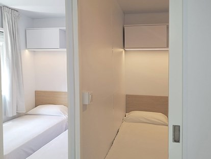 Luxuscamping - Kühlschrank - Mittelmeer - Camping La Sirène - Vacanceselect Mobilheim Moda 6 Personen 3 Zimmer, 2 Badezimmer, Klimaanlage von Vacanceselect auf Camping La Sirène