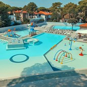 Luxuscamping: Camping Mare e Pineta - Vacanceselect: Mobilheim Moda 5/6 Personen 2 Zimmer Klimaanlage von Vacanceselect auf Camping Mare e Pineta