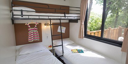 Luxury camping - Bad und WC getrennt - Croatia - Camping Bijela Uvala - Vacanceselect Mobilheim Moda 5/6 Personen 2 Zimmer Klimaanlage von Vacanceselect auf Camping Bijela Uvala
