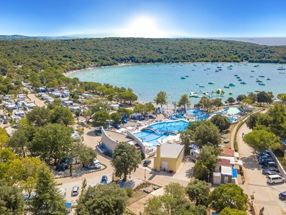 Luxury camping - Gartenmöbel - Istria - Camping Vestar - Vacanceselect Safarizelt XL 4/6 Personen 3 Zimmer Badezimmer von Vacanceselect auf Camping Vestar