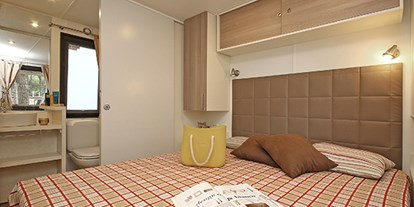 Luxuscamping - Italien - Camping Solaris - Vacanceselect Mobilheim Moda 6 Personen 3 Zimmer Klimaanlage von Vacanceselect auf Camping Solaris