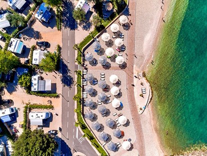 Luxury camping - Gartenmöbel - Istria - Camping Val Saline - Vacanceselect Safarizelt XXL 4/6 Personen 3 Zimmer Badezimmer von Vacanceselect auf Camping Val Saline