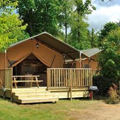 Glampingunterkunft: Camping Domaine des Ormes - Vacanceselect: Safarizelt 4/6 Personen 2 Zimmer Badezimmer von Vacanceselect auf Camping Domaine des Ormes