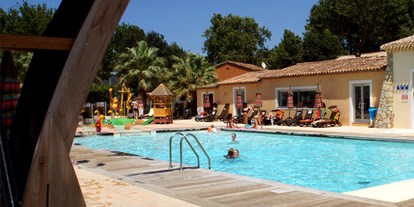 Luxuscamping - Kochmöglichkeit - Toulon - Camping Holiday Marina - Vacanceselect Mobilheim Moda 6 Personen 3 Zimmer Klimaanlage von Vacanceselect auf Camping Holiday Marina