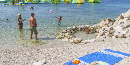 Luxury camping - Bad und WC getrennt - Croatia - Camping Bi Village - Vacanceselect Mobilheim Moda 5/6 Personen 2 Zimmer Klimaanlage von Vacanceselect auf Camping Bi Village