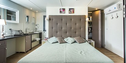 Luxuscamping - WC - Gardasee - Camping Weekend - Vacanceselect Cubesuite 2/3 Personen von Vacanceselect auf Camping Weekend
