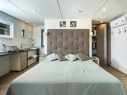 Luxuscamping - Terrasse - Lombardei - Camping Weekend - Vacanceselect Cubesuite 2/3 Personen von Vacanceselect auf Camping Weekend