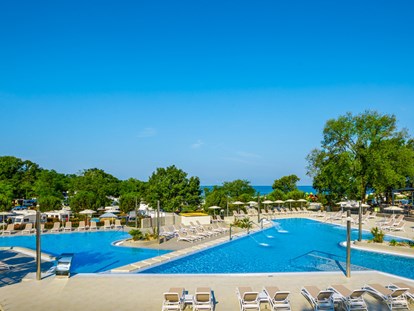 Luxury camping - Heizung - Croatia - Camping Aminess Maravea Camping Resort - Vacanceselect Safarizelt XXL 4/6 Pers 3 Zimmer BZ von Vacanceselect auf Camping Aminess Maravea Camping Resort