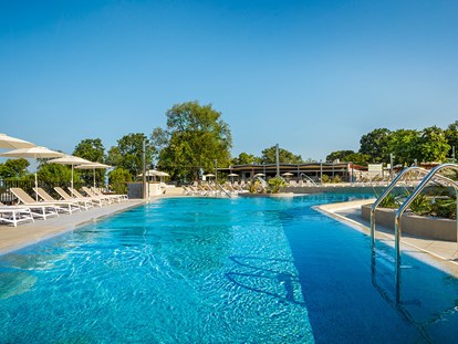 Luxury camping - Heizung - Istria - Camping Aminess Maravea Camping Resort - Vacanceselect Safarizelt XXL 4/6 Pers 3 Zimmer BZ von Vacanceselect auf Camping Aminess Maravea Camping Resort