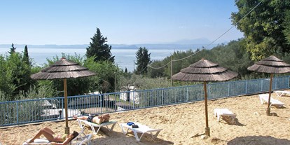 Luxuscamping - WC - Gardasee - Camping La Rocca - Vacanceselect Airlodge 4 Personen 2 Zimmer Badezimmer von Vacanceselect auf Camping La Rocca