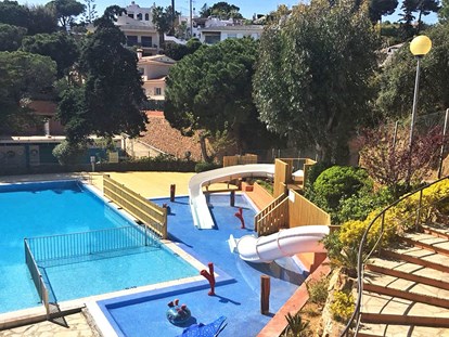 Luxury camping - Kochutensilien - Costa del Maresme - Camping Cala Canyelles - Vacanceselect Hybridlodge Clever 4/5 Personen 2 Zimmer Badezimmer von Vacanceselect auf Camping Cala Canyelles