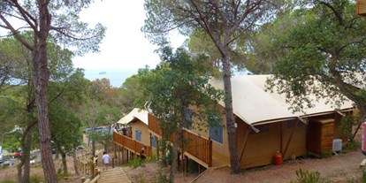 Luxuscamping - Kochmöglichkeit - Spanien - Camping Cala Gogo - Vacanceselect Safarizelt 6 Personen 3 Zimmer Badezimmer von Vacanceselect auf Camping Cala Gogo