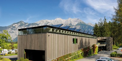 Luxury camping - Dusche - Tyrol - Ultramodernes Multifunktionsgebäude - Nature Resort Natterer See Safari-Lodge-Zelt "Rhino" am Nature Resort Natterer See