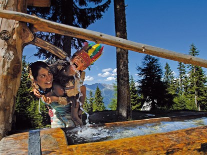 Luxury camping - Preisniveau: moderat - Tyrol - Indianertag am Ferienparadies Natterer See - Nature Resort Natterer See Wood-Lodges am Nature Resort Natterer See
