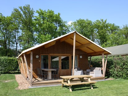 Luxury camping - Dusche - Netherlands - Oehoe Lodge - Camping De Kleine Wolf Oehoe Lodge auf Campingplatz de Kleine Wolf