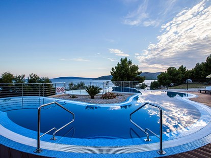 Luxuscamping - Klimaanlage - Zadar - Šibenik - Camping Vranjica Belvedere - Gebetsroither Luxusmobilheim von Gebetsroither am Camping Vranjica Belvedere