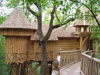 Luxuscamping - Dusche - Aquitanien - chateaux dans les arbres- cabane puybeton - Chateaux Dans Les Arbres Chateaux Dans Les Arbres