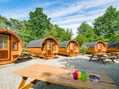 Luxury camping - Parkplatz bei Unterkunft - Lower Saxony - Campingplatz "Auf dem Simpel" Schlaf-Fass auf Campingplatz "Auf dem Simpel"