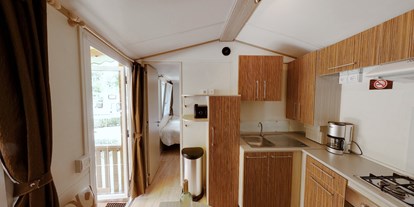 Luxury camping - Kühlschrank - Florenz - Campeggio Barco Reale - Suncamp Sunlodge Maple von Suncamp auf Camping Barco Reale