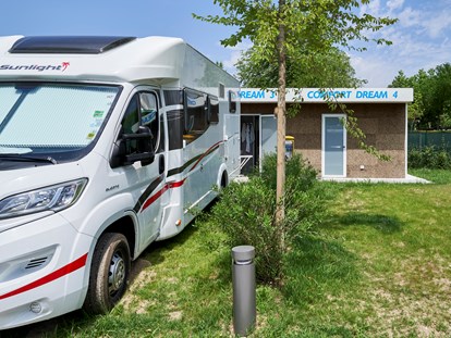 Luxury camping - Parkplatz bei Unterkunft - Cavallino - Garden Paradiso Camping Village Mobilheime