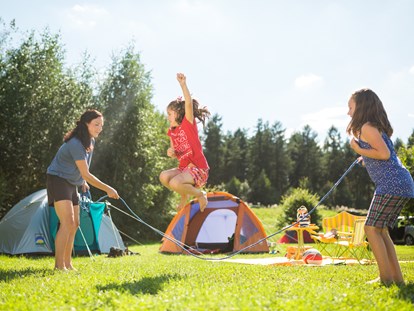 Luxury camping - Großschönau (Landkreis Görlitz) - Spaß auf der Campingwiese - Trixi Ferienpark Zittauer Gebirge Trixi Ferienpark Zittauer Gebirge