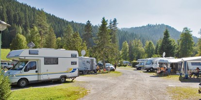 Luxury camping - Parkplatz bei Unterkunft - Schwarzwald - Camping Bankenhof Mietwohnwagen Hobby auf Camping Bankenhof