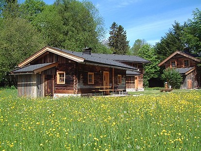 Luxury camping - Dusche - Salzburg - Almberg Alm im Blumenmeer - Grubhof Almhütte Almberg Alm im Almdorf Grubhof